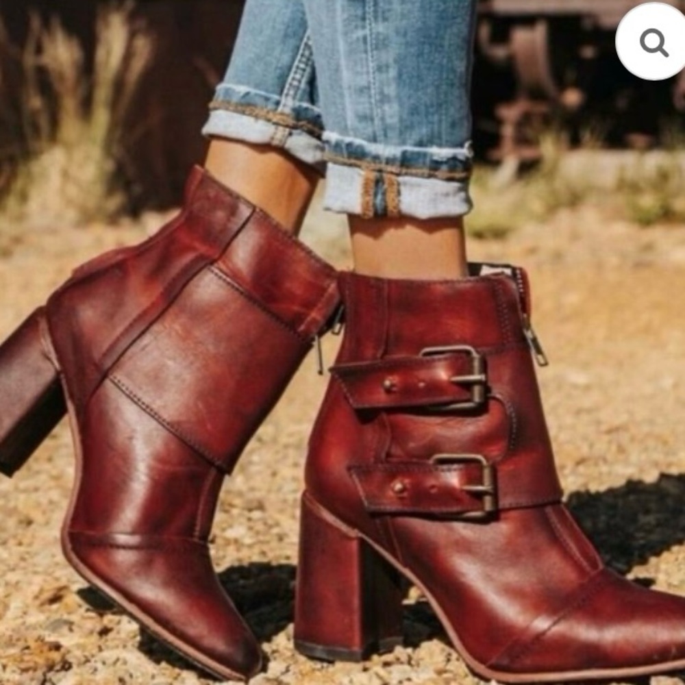 RARE: FREEBIRD JOEY - Stylish Red Ankle Boots for Women.